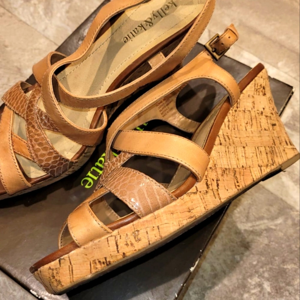 Kelly & Kate Snake Skin & Leather Size 7.5 buckle wedge